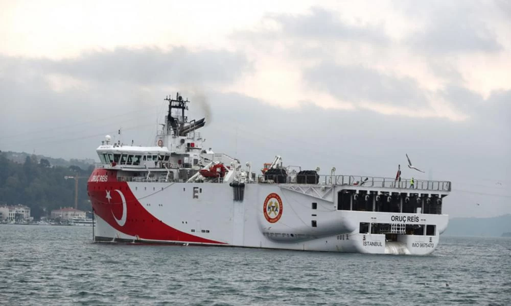 Το Oruc Reis έφτασε στα 6,1 ν.μ. από την Ρω & το σύμπλεγμα του Καστελόριζου